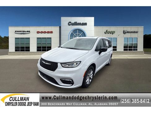 New 2026 Chrysler Pacifica Limited image 7
