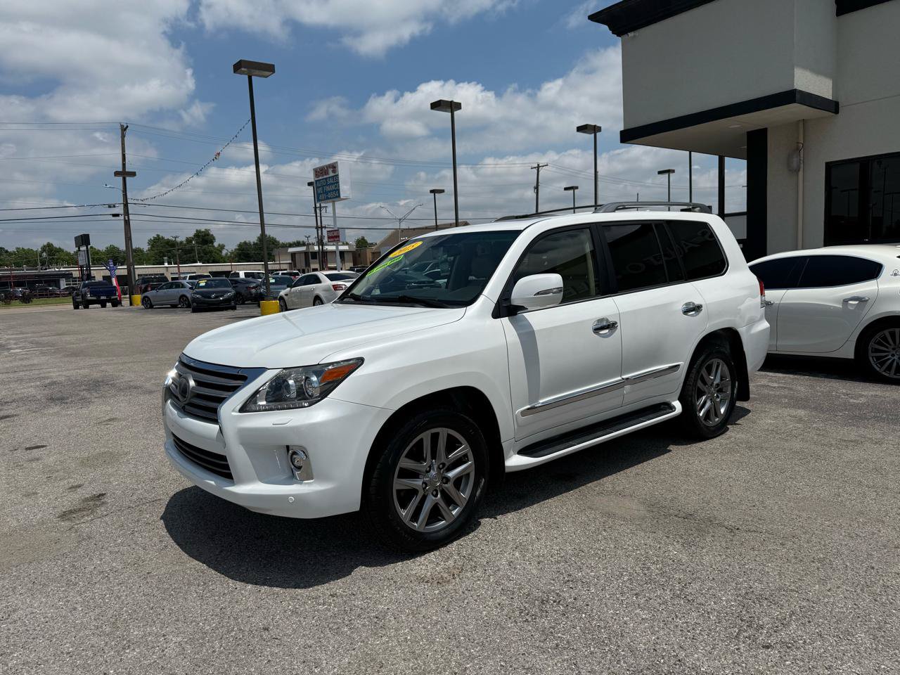 Used 2015 Lexus LX 570 4WD image 2