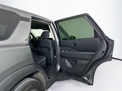 Used 2023 Nissan Pathfinder S image 30