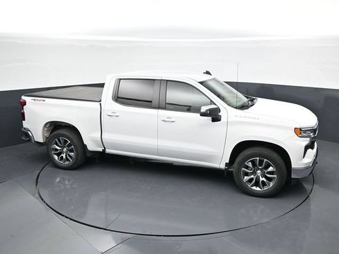 Used 2024 Chevrolet Silverado 1500 LT AWD/4WD image 32