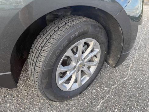 Used 2019 Chevrolet Equinox LS w/ LS Convenience Package FWD image 11