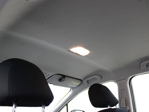 Used 2016 Subaru Impreza 2.0i Premium image 21