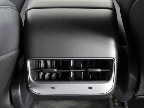 Used 2024 Tesla Model Y Performance image 24