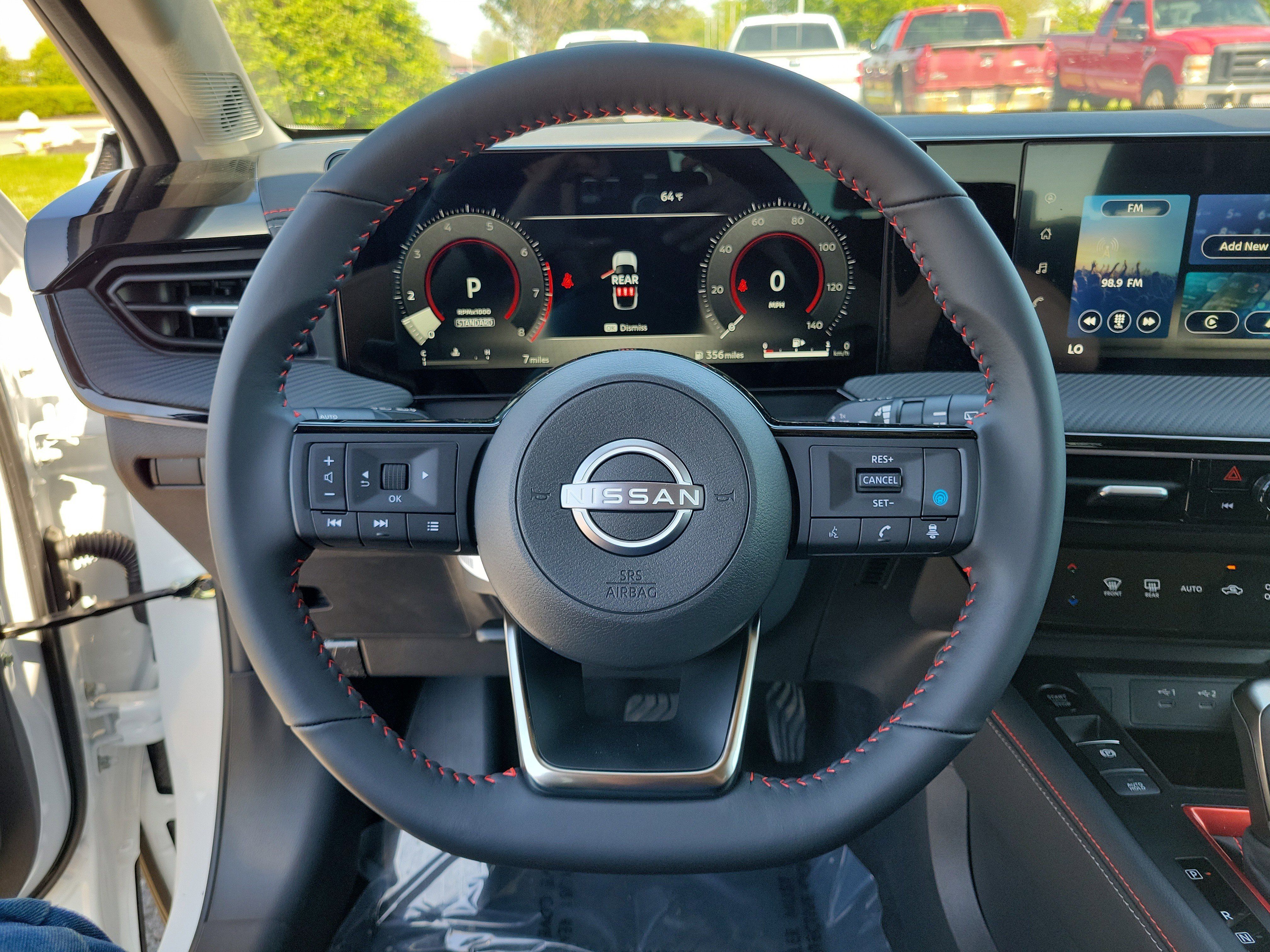 Used 2025 Nissan Kicks SR AWD/4WD image 23