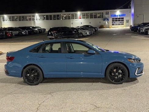 New 2026 Volkswagen Jetta SE image 3