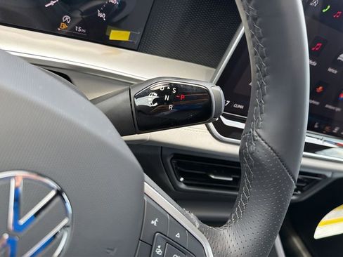 New 2026 Volkswagen Tiguan SE R-Line FWD image 14