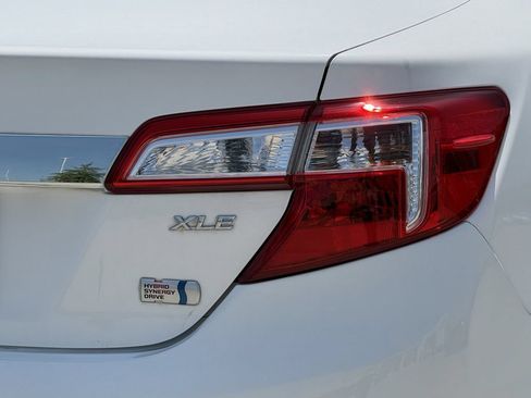 Used 2012 Toyota Camry XLE w/ Convenience Pkg FWD image 11