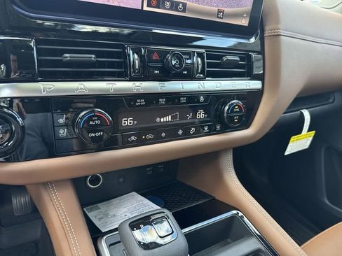 New 2026 Nissan Pathfinder Platinum AWD/4WD image 24