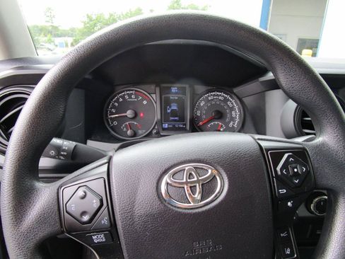 Used 2021 Toyota Tacoma SR w/ SX Package AWD/4WD image 17