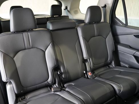 Used 2025 Honda Pilot Touring image 34