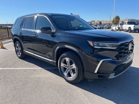 Used 2023 Honda Pilot EX-L image 3