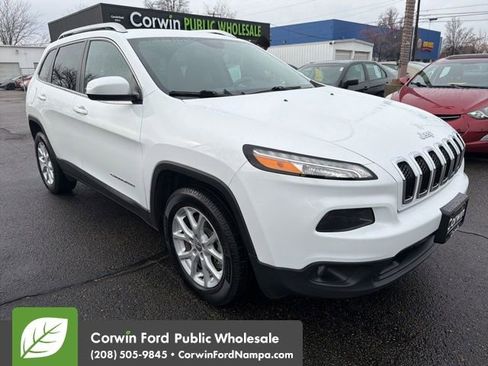 Used 2017 Jeep Cherokee Latitude image 3