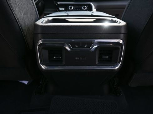 Used 2023 GMC Sierra 1500 Denali w/ Technology Package AWD/4WD image 18
