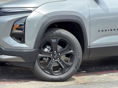 New 2026 Chevrolet Equinox LT w/ Convenience Package II FWD image 8