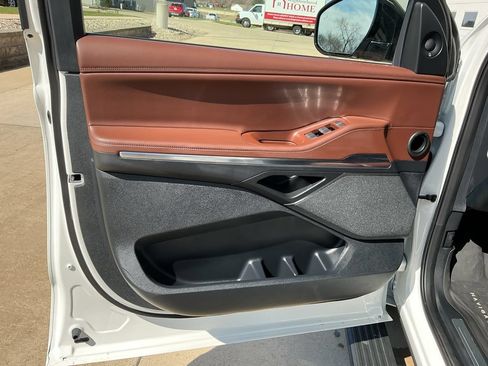 Used 2025 Lincoln Navigator L Reserve AWD/4WD image 9