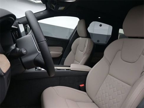 New 2026 Volvo XC60 B5 Plus w/ Protection Package Premier image 9