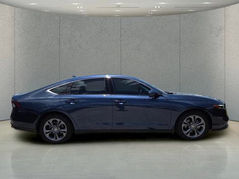 Used 2023 Honda Accord EX image 2