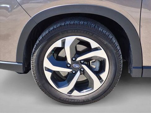 Used 2024 Subaru Forester Touring AWD/4WD image 9