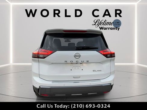 Used 2025 Nissan Rogue SL w/ Tech Package AWD/4WD image 8