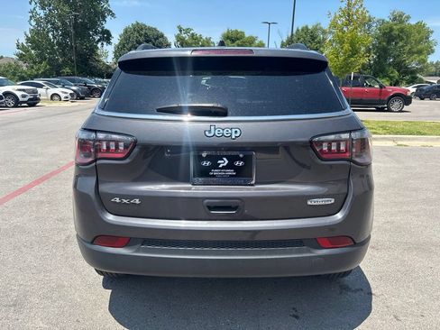 Used 2024 Jeep Compass Latitude AWD/4WD image 7