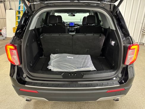 Certified 2023 Ford Explorer Limited w/ Equipment Group 301A image 32