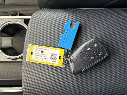 Used 2025 Chevrolet Equinox LT w/ Convenience Package II image 23