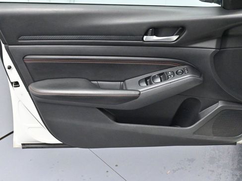 Used 2021 Nissan Altima 2.5 SR image 10