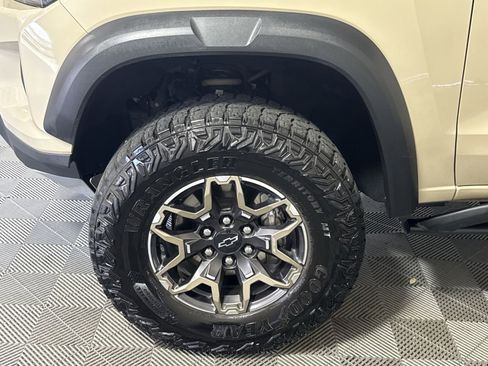 Used 2023 Chevrolet Colorado ZR2 w/ ZR2 Convenience Package III AWD/4WD image 12