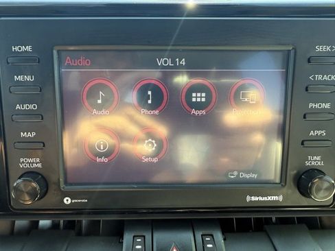 Used 2020 Toyota RAV4 XLE Premium image 21