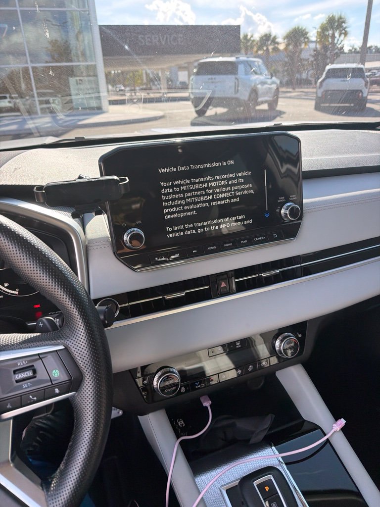 Used 2024 Mitsubishi Outlander SEL FWD image 7