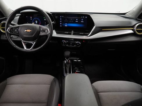 Used 2024 Chevrolet Trax LT w/ Driver Confidence Package FWD image 8