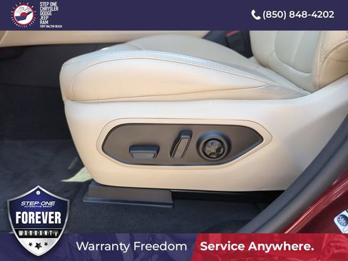 Used 2025 Jeep Grand Cherokee Limited w/ Trailer Tow Package AWD/4WD image 12