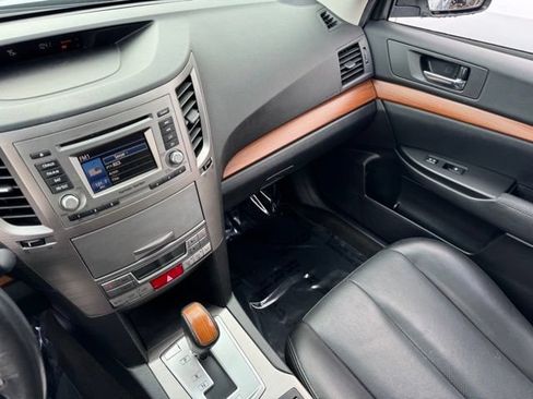 Used 2013 Subaru Outback 2.5i Limited w/ Moonroof Pkg AWD/4WD image 22