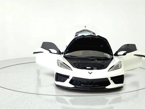 Used 2024 Chevrolet Corvette Stingray Preferred Cpe w/ 2LT RWD image 9