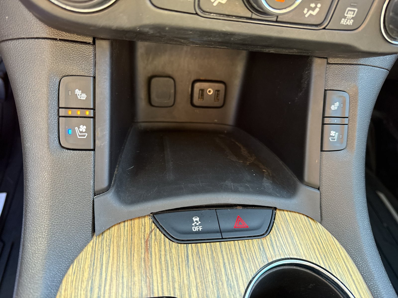 Used 2019 GMC Acadia Denali AWD/4WD image 17