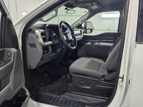 Used 2024 Ford F350 XLT w/ FX4 Off-Road Package image 7