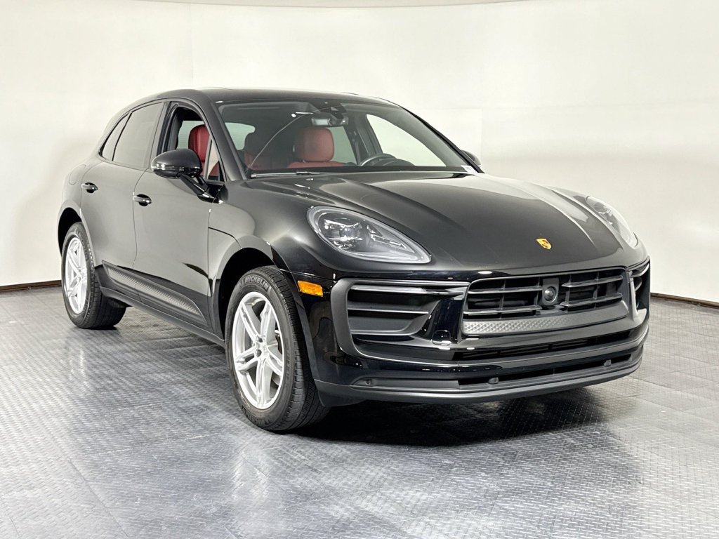 Certified 2023 Porsche Macan AWD/4WD image 9