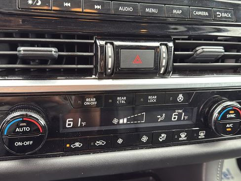 Certified 2024 Nissan Pathfinder SL image 16