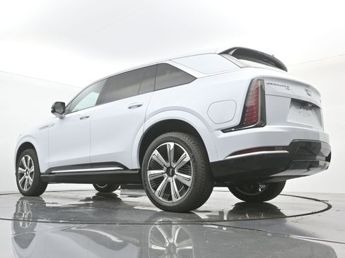 New 2026 Cadillac Escalade IQ Luxury 2 image 17