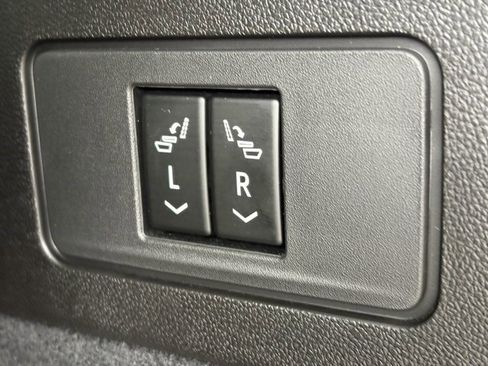 Certified 2024 Cadillac XT6 Luxury w/ LPO, Floor Liner Package AWD/4WD image 10