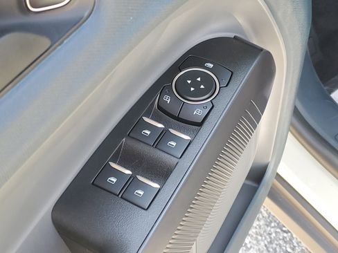 New 2025 Ford Maverick Lariat w/ Black Appearance Package image 9