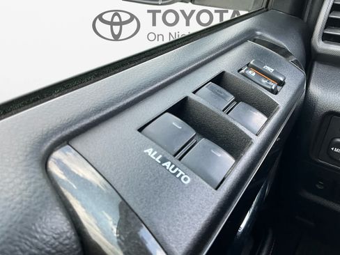 Used 2019 Toyota 4Runner TRD Off-Road Premium AWD/4WD image 21