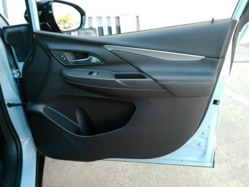 Used 2023 Chevrolet Bolt LT FWD image 19