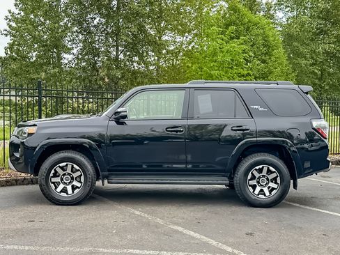 Used 2024 Toyota 4Runner TRD Off-Road Premium AWD/4WD image 7
