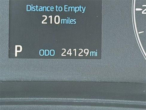 Used 2023 Toyota Corolla Cross LE image 30