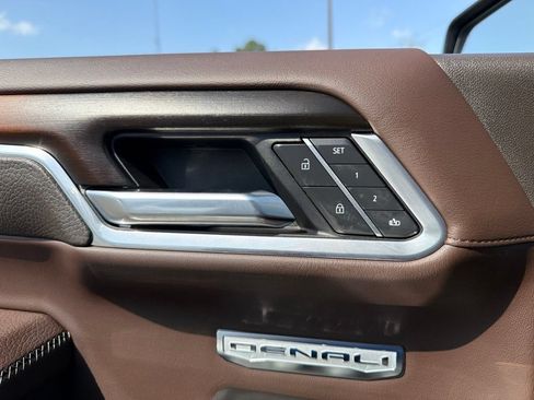 Used 2025 GMC Sierra 1500 Denali w/ Technology Package AWD/4WD image 20