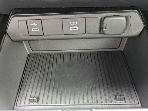 Used 2024 Toyota Prius Prime FWD image 25