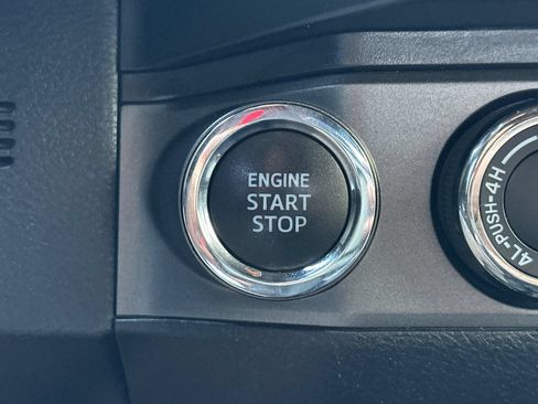 Used 2020 Toyota Tacoma TRD Off-Road w/ Technology Package AWD/4WD image 29