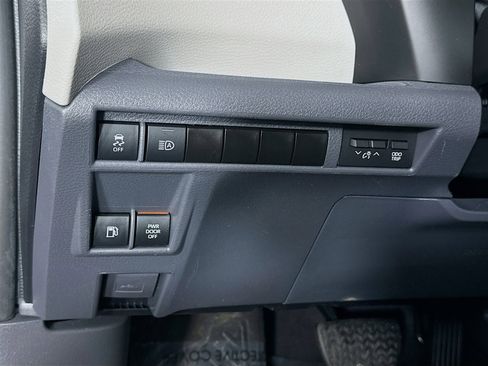 Certified 2024 Toyota Sienna XLE image 11