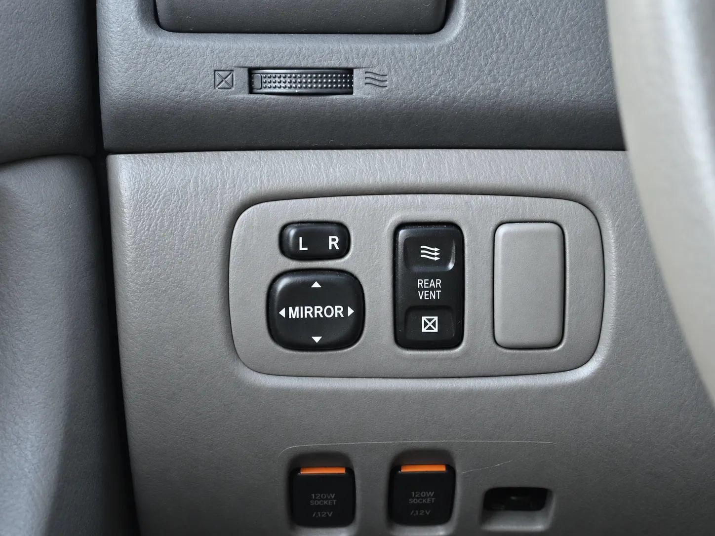 Used 2008 Toyota Sienna XLE AWD/4WD image 36